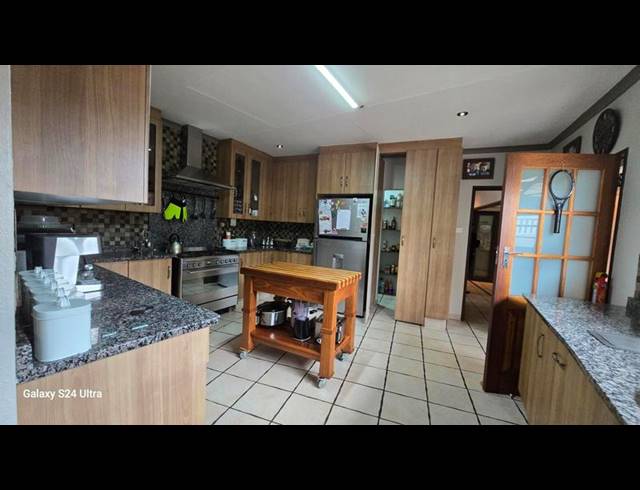 3 BEDROOM HOUSE FOR SALE IN PARKRAND